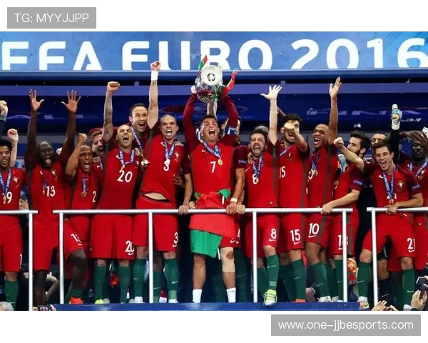 足球巨星闪耀登场带你领略顶级球员的精彩瞬间与场上风采